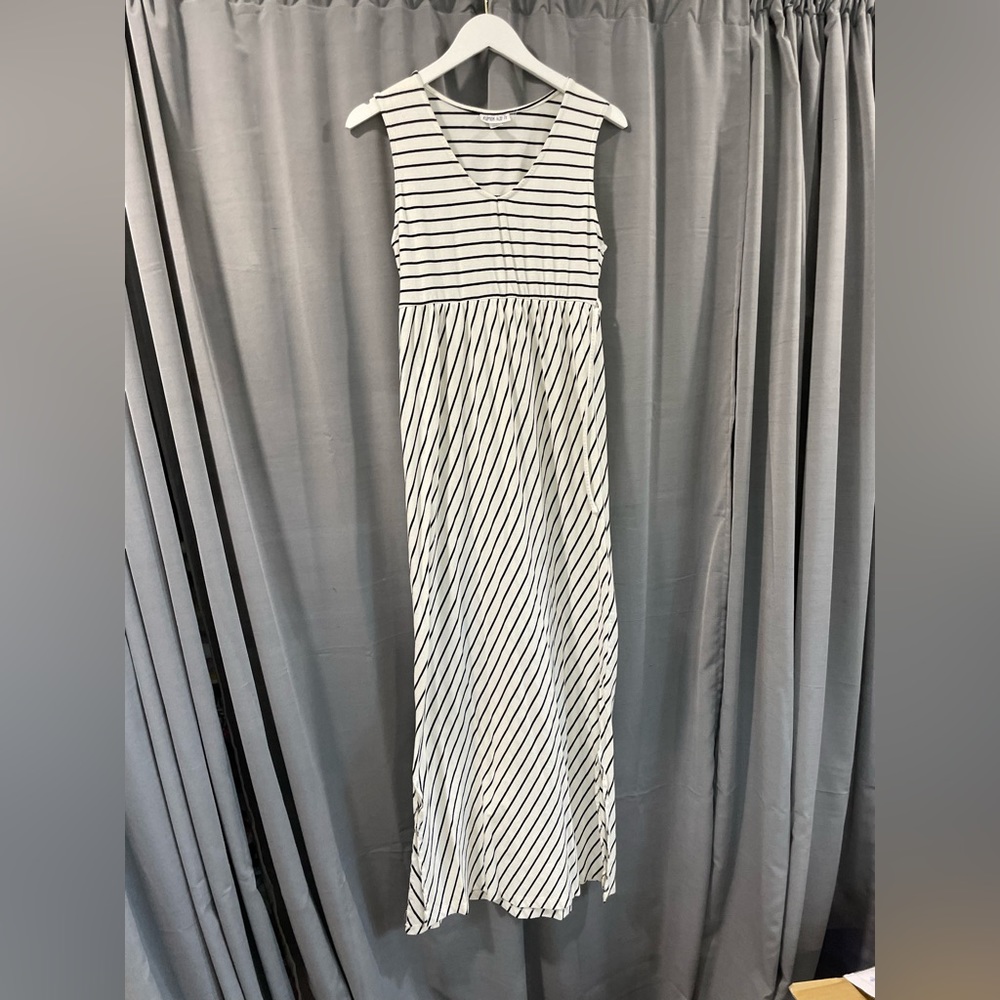 Maxi stripped maternity dress small